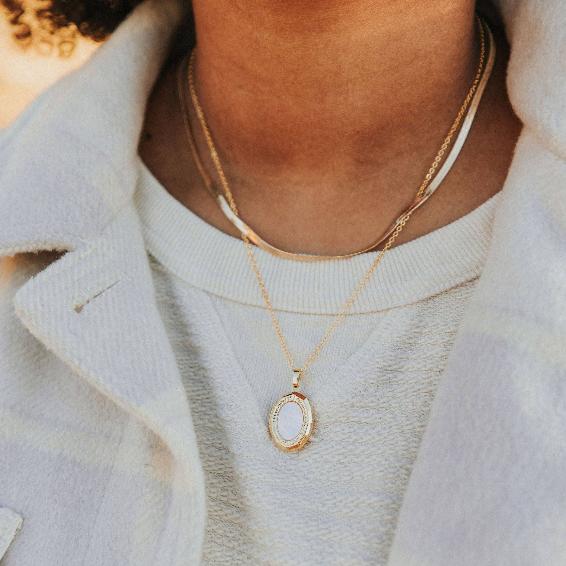 Isabelle Locket Necklace: Gold / 19"