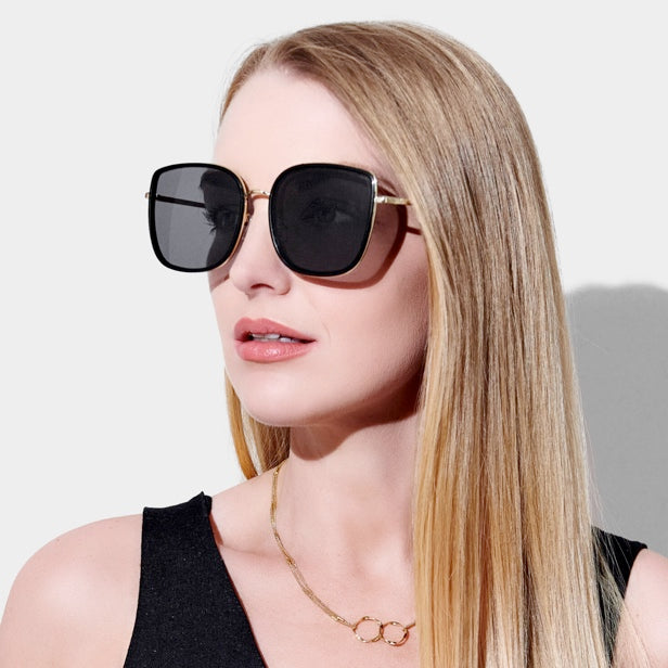 Verona in Black Sunglasses
