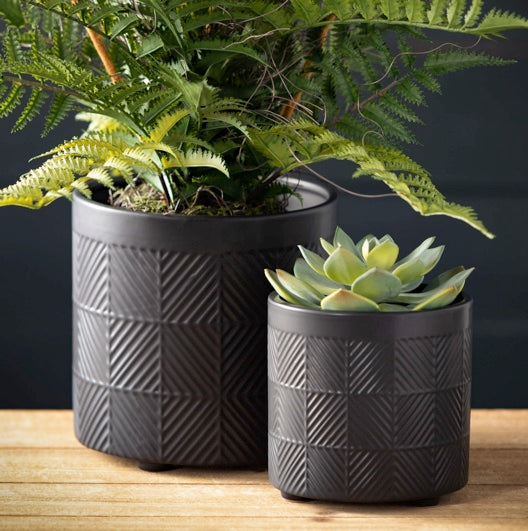 ONYX FOOTED PLANTER POT